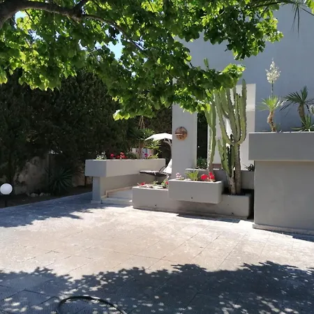 Tra Mare E Barocco * San Cataldo (Apulia)